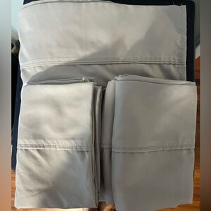 Elegant Gray Queen Bed Sheet Set